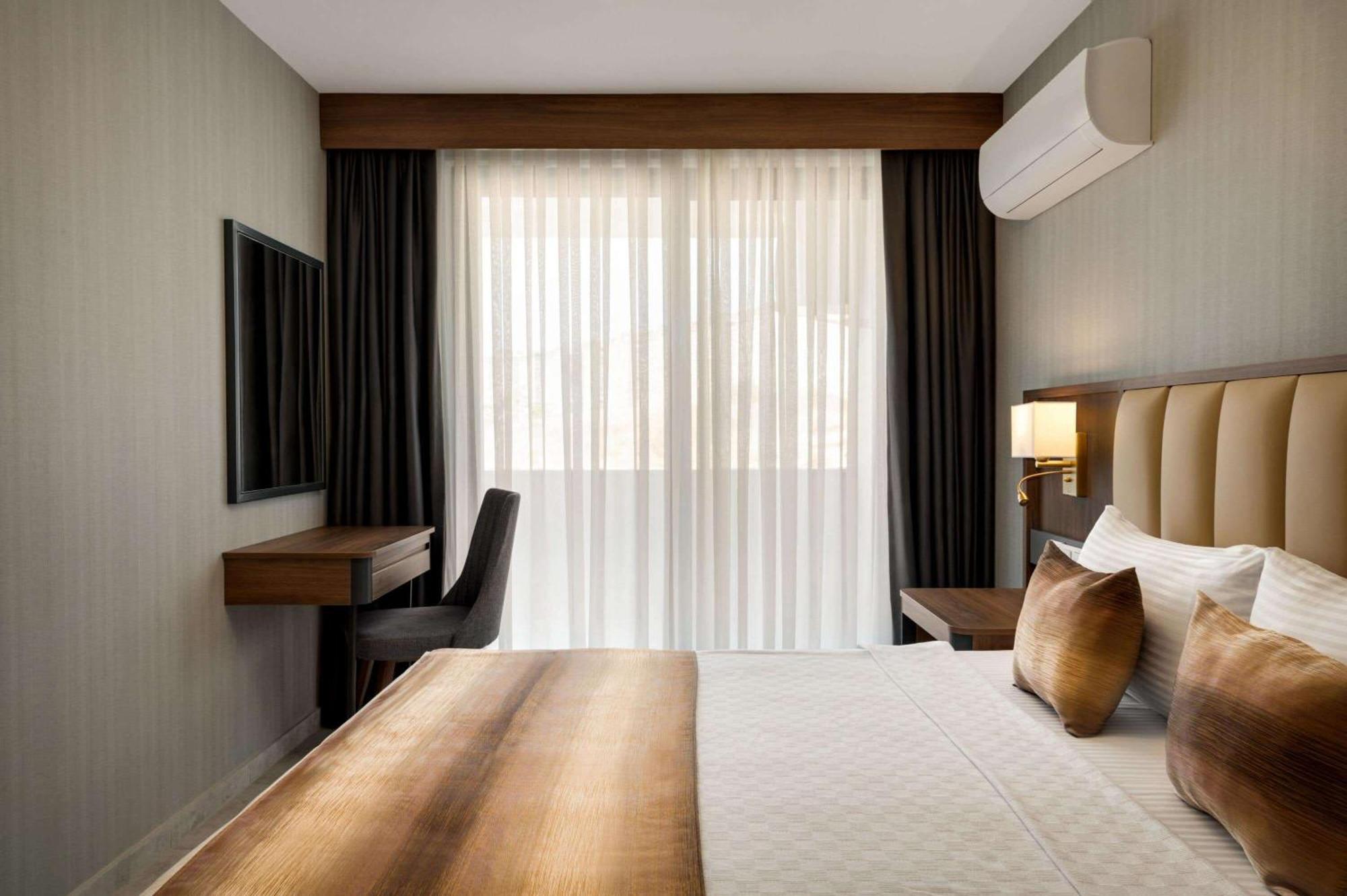 Days Inn By Wyndham Alanya Eksteriør bilde